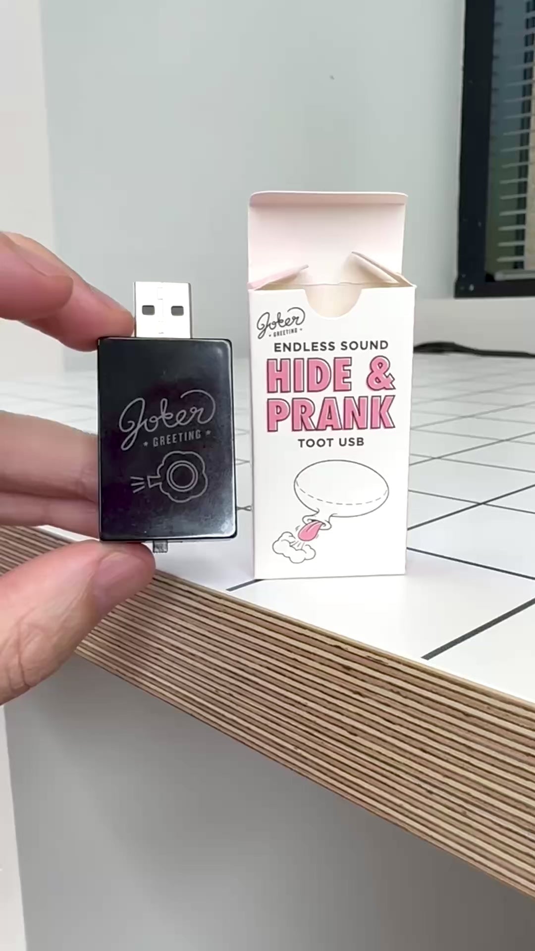 USB Toot Prank Device - Random Fart Sounds | Joker Greeting